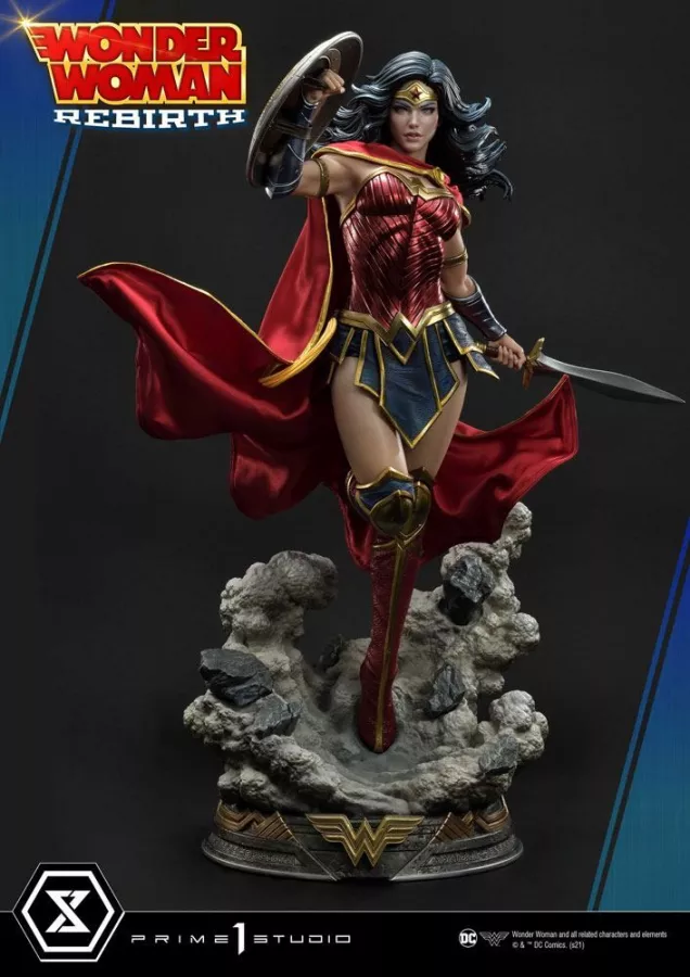 wonder woman rebirth statue