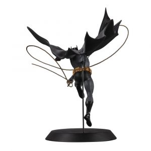 DC Direct Statue DC Designer Series Batman (by Dan Mora) 40 cm McFarlane Toys