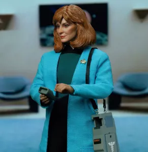 Star Trek: The Next Generation Action Figure 1/6 Dr. Beverly Crusher (Standard Edition) 27 cm EXO-6