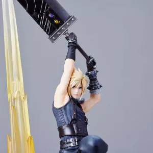 Final Fantasy VII Rebirth PVC Figure Cloud Strife 30 cm Square-Enix