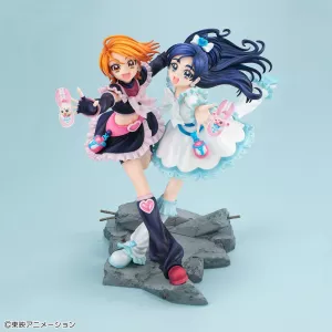 Pretty Cure Lucrea PVC Statue Cure Black & Cure White 22 cm Megahouse