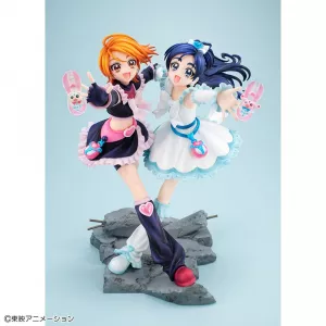 Pretty Cure Lucrea PVC Statue Cure Black & Cure White 22 cm Megahouse