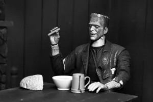 Universal Monsters Action Figure Ultimate Frankenstein's Monster (Bride of Frankenstein) (B&W) 18 cm NECA